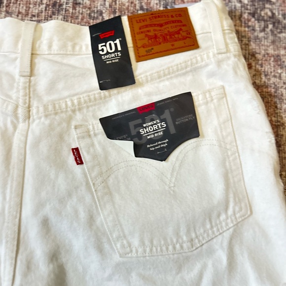 Levi’s 501 Mid Rise White Shorts NWT SZ 32 - Picture 5 of 6